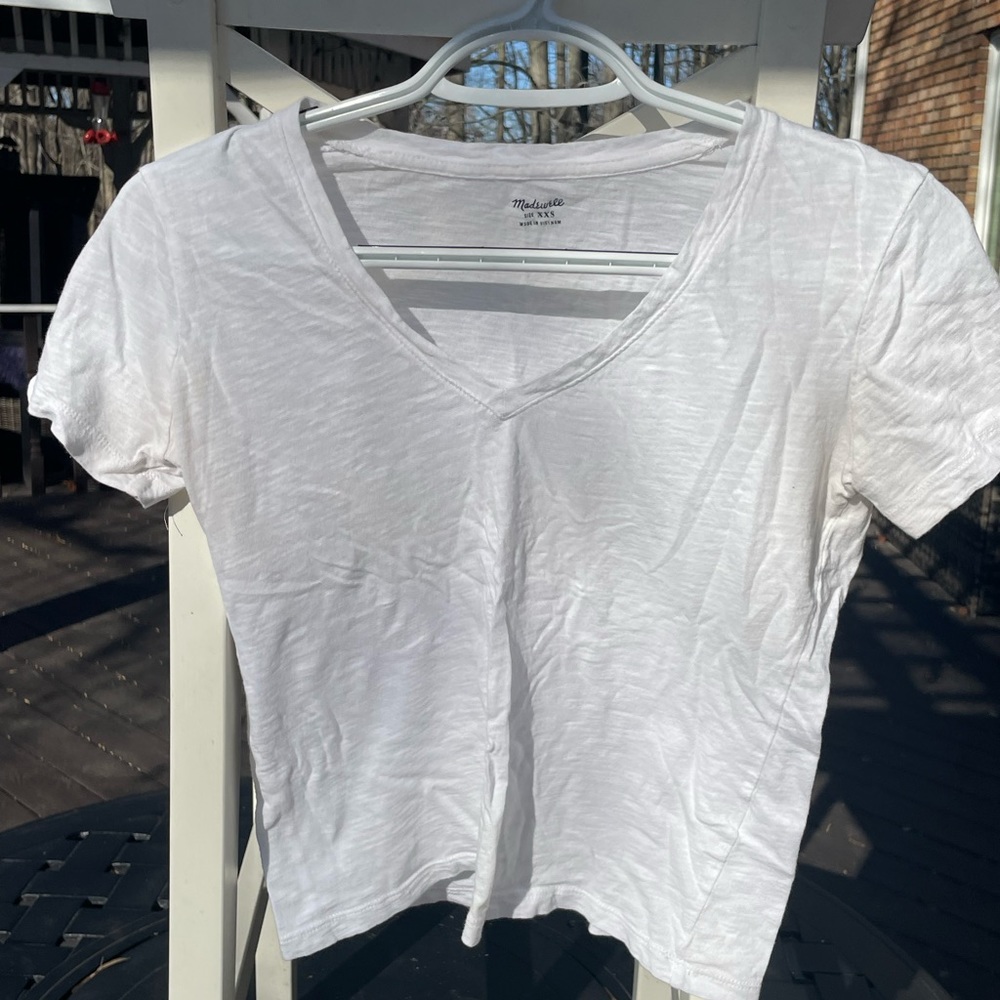 White v neck t Shirt